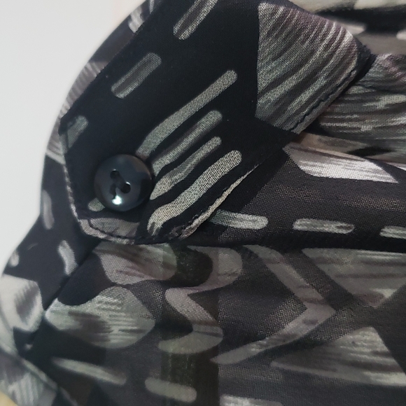 2 for $15 Smart Set XL Semi-sheer tunic - Picture 4 of 5